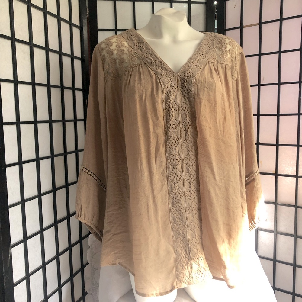 NWOT plus size bohemian cottage core blouse with pretty lace details earth tone